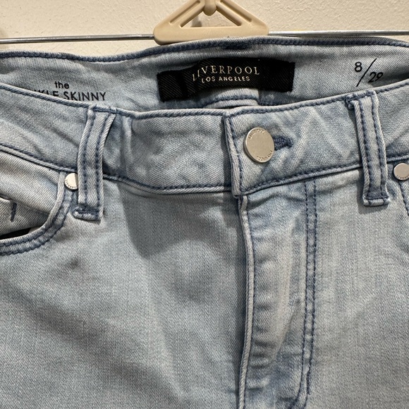 Liverpool jeans. Light wash. Color Bronson bleach. Size 8. - Picture 2 of 9